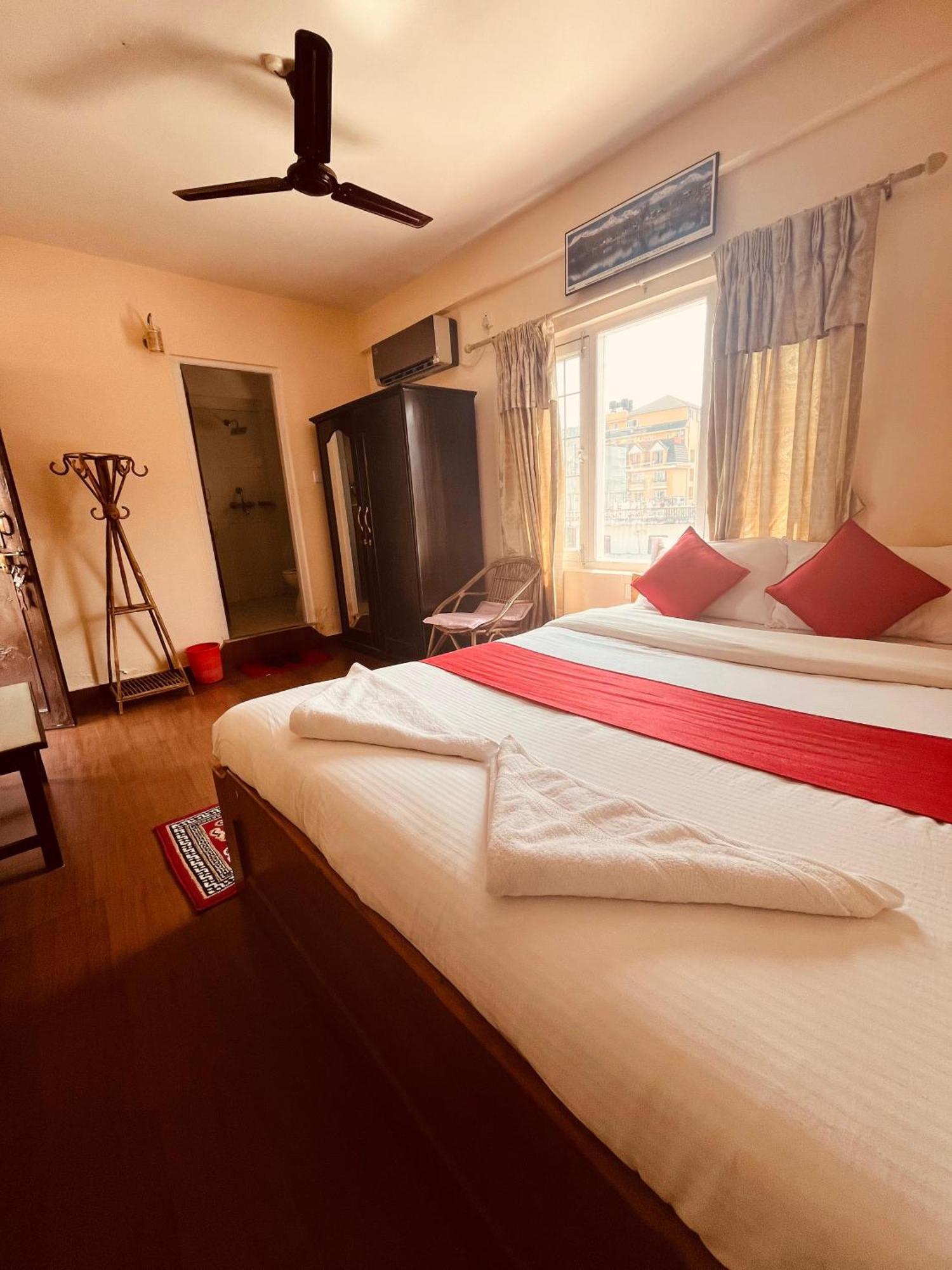 Hotel Global Inn Ποκάρα Εξωτερικό φωτογραφία